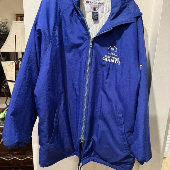 **Official Licensed Champion NY Giants Vintage Stadium Jacket – Size Medium**